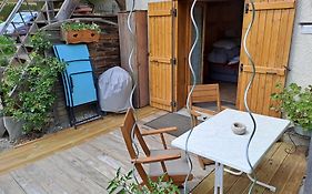 A4 km de Megève très joli studio avec jacuzzi ,vue sur les montagnes au calme