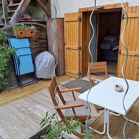 A4 km de Megève très joli studio avec jacuzzi ,vue sur les montagnes au calme Praz-sur-Arly Chambre photo