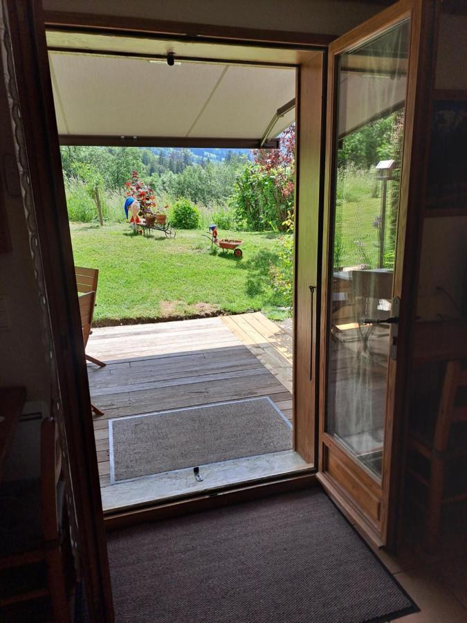 A4 km de Megève très joli studio avec jacuzzi ,vue sur les montagnes au calme Praz-sur-Arly Extérieur photo